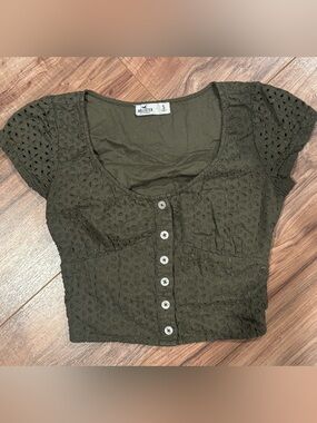 Hollister Olive Eyelet Button-Front Crop Top